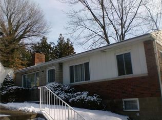 1017 W Sutter Rd, Glenshaw, PA 15116