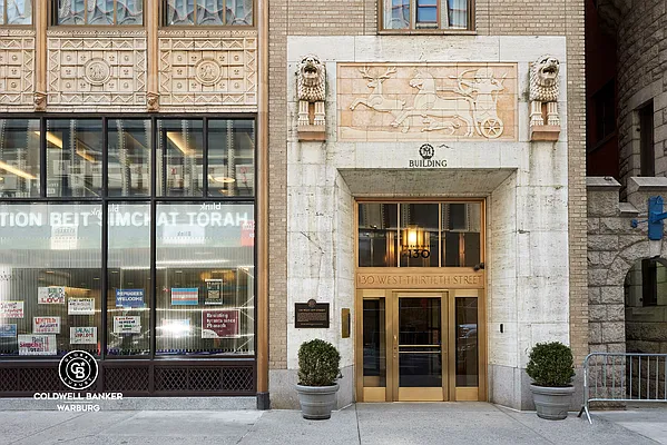 Rented by Coldwell Banker Warburg | media 14