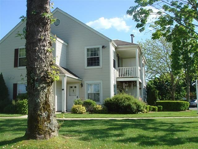 1st image of 366 Artist Lake Dr