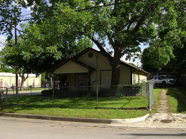 1st image of 426 E Josephine St