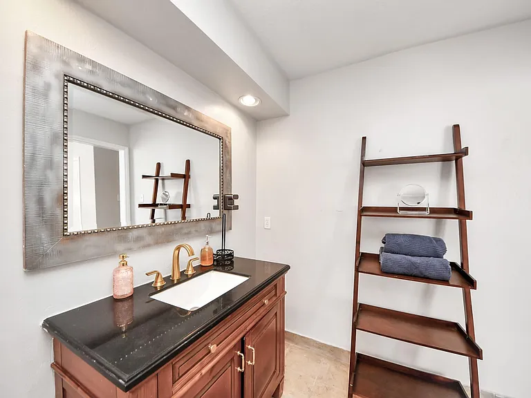 15715 Creekhaven Dr — Photo 17