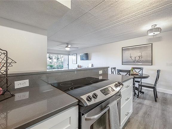 3rd image of 3325 Bayshore Blvd Unit F16