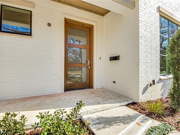 3rd image of 9882 Mixon Dr