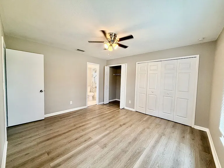 2332 SE 6th Ter #B — Photo 2