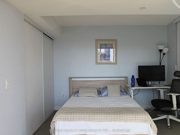 3rd image of 75 Queens Wharf Rd Unit 707