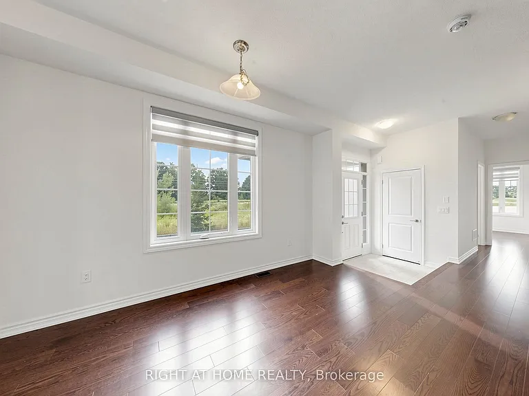 90 Laing Dr — Photo 10