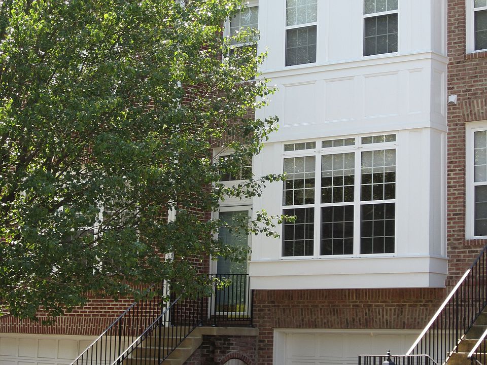 1st image of 4744 Thornbury Dr