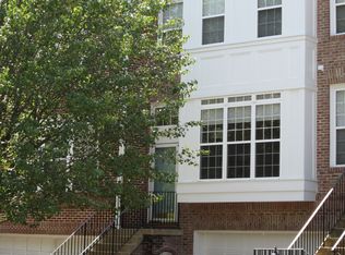 4744 Thornbury Dr, Fairfax, VA 22030