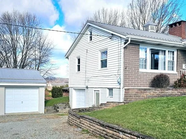 806 Hopwood St, Johnstown, PA 15902