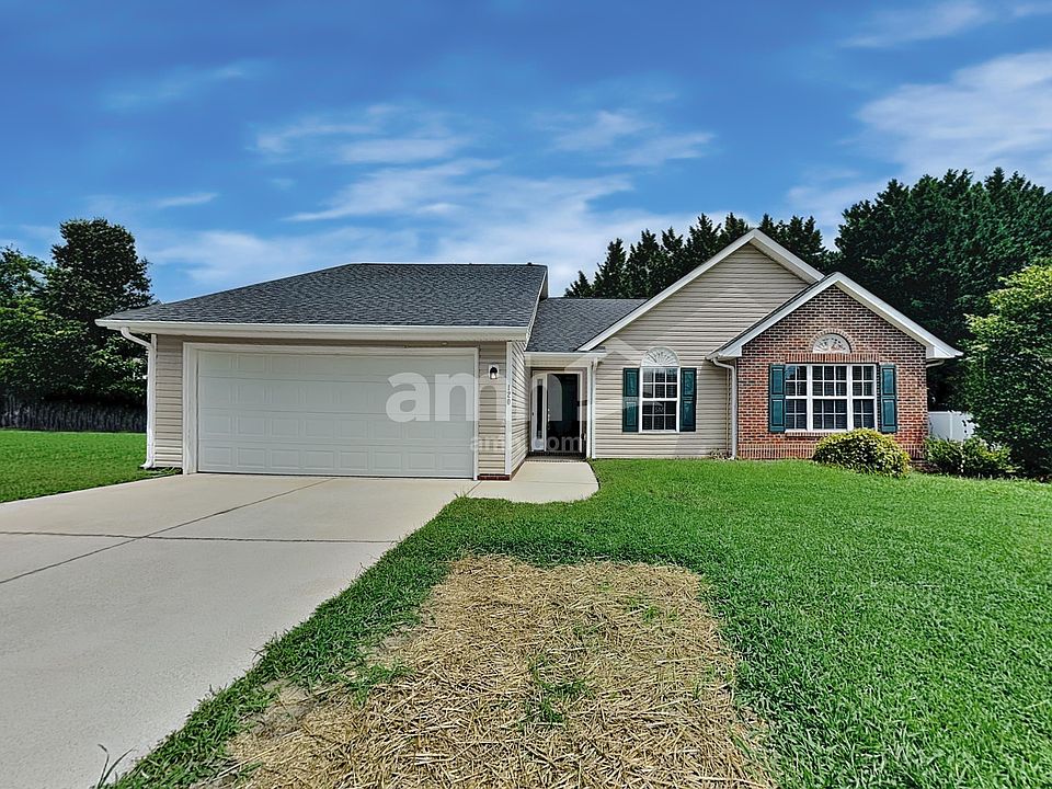 1st image of 120 Birch Hill Ct