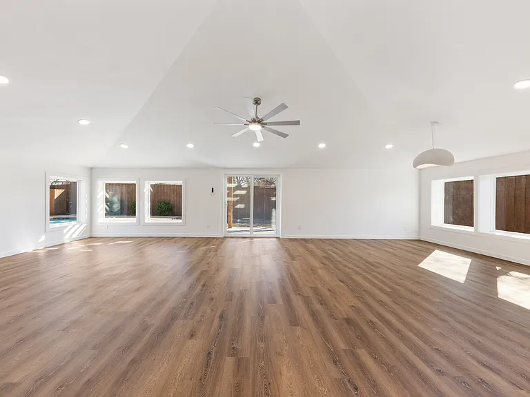 3616 Woodleigh Dr — Photo 8