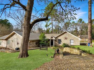 120 Rainbow Cv, Holly Lake Ranch, TX 75765