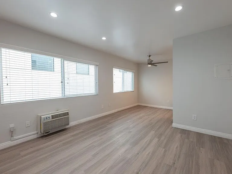 14417 Tiara St #103 — Photo 8