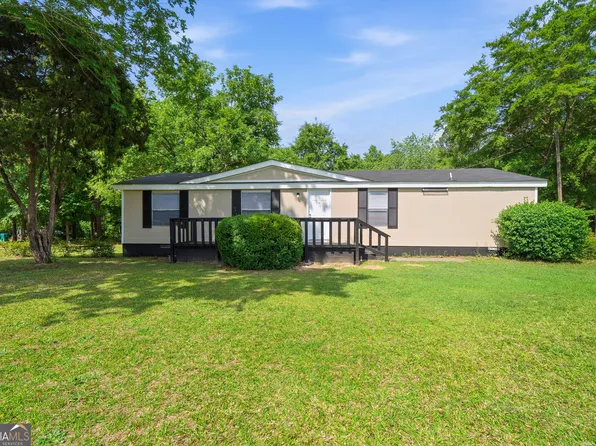 114 Lovers Ln NE, Milledgeville, GA 31061