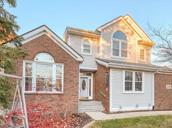 2653 Ravine Side Dr N, Howell, MI 48843