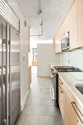 Rented by Sotheby's International Realty | media 32