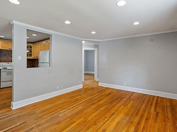 5th image of 1111 Brookside Dr
