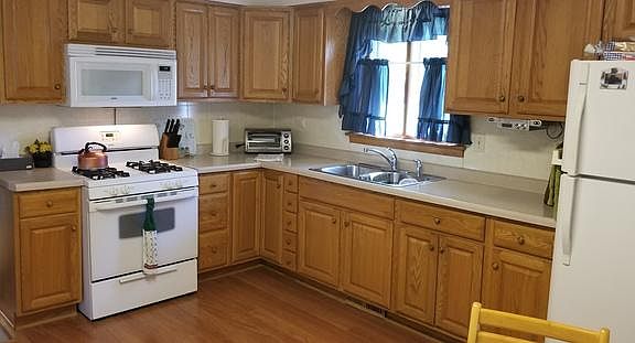 2nd image of 6718 Bentley Ave