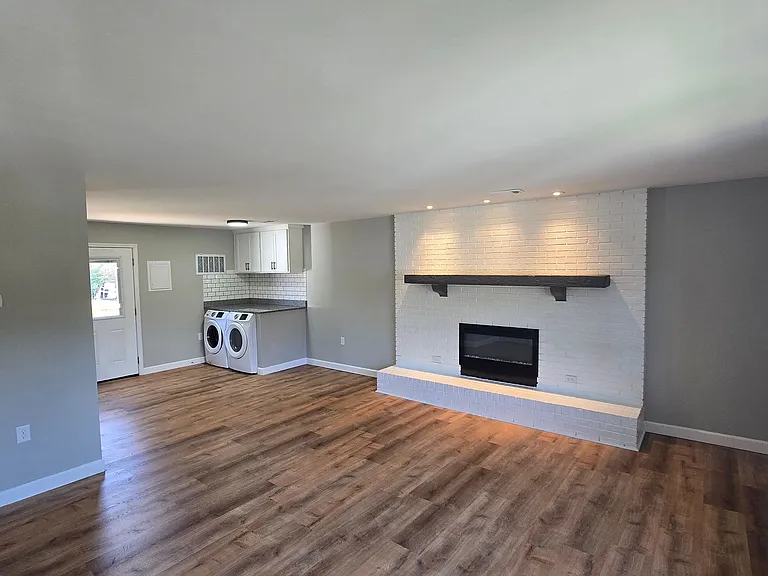 3459 Bloomingdale Rd #6 — Photo 4