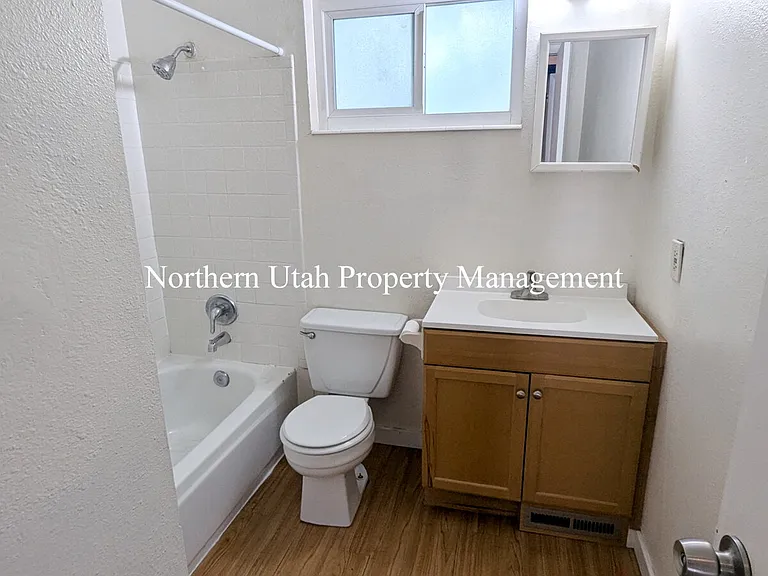 3204 S 1850 W #B — Photo 9