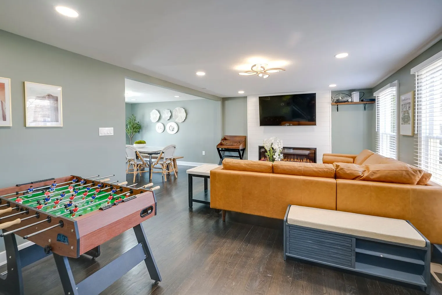 5 bed, 3.0 bath, 2152 sqft, $7,615 — Photo 2