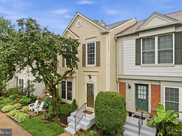 12109 Wedgeway Ct, Fairfax, VA 22033