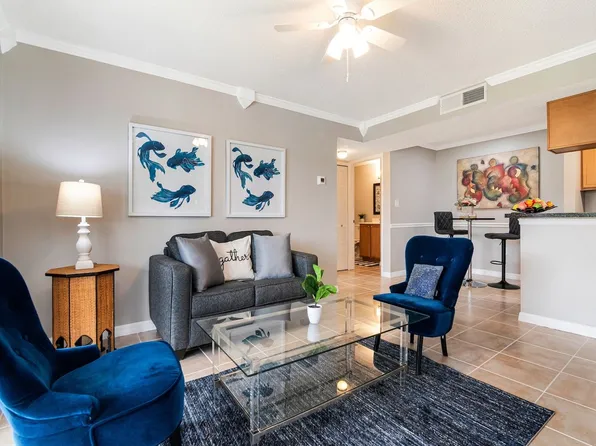 209 Lake Brook Cir, Brandon, FL