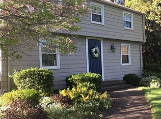 33 Carriage Dr, Glastonbury, CT 06033