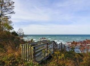 2554 Lakeshore Dr, Fennville, MI 49408