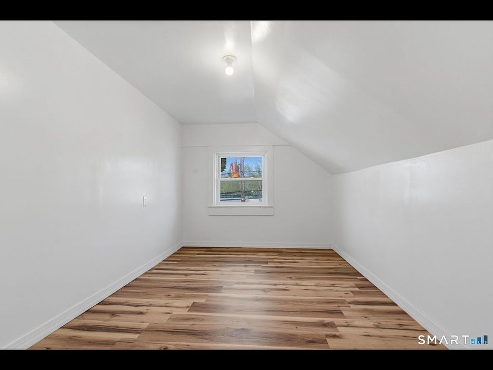 2nd image of 11 Putnam Rd #3