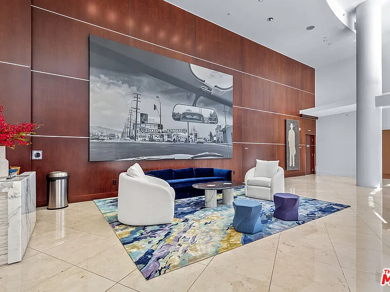 13700 Marina Pointe Dr #327 — Photo 17