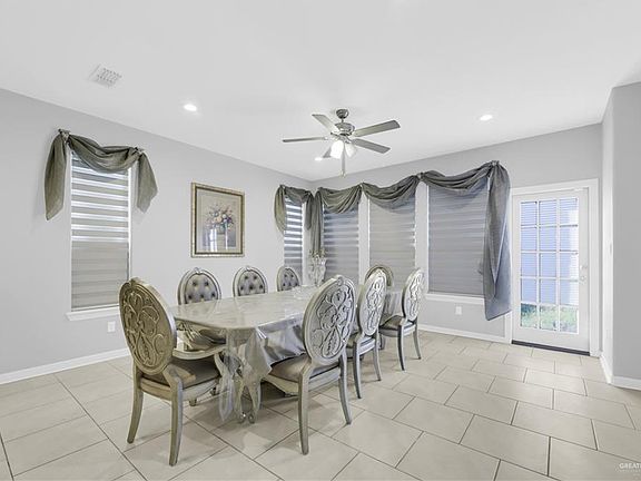 5th image of 406 S Tecate Dr
