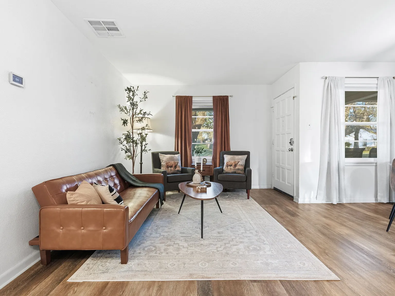 3 bed, 944 sqft, $4,500 — Photo 3