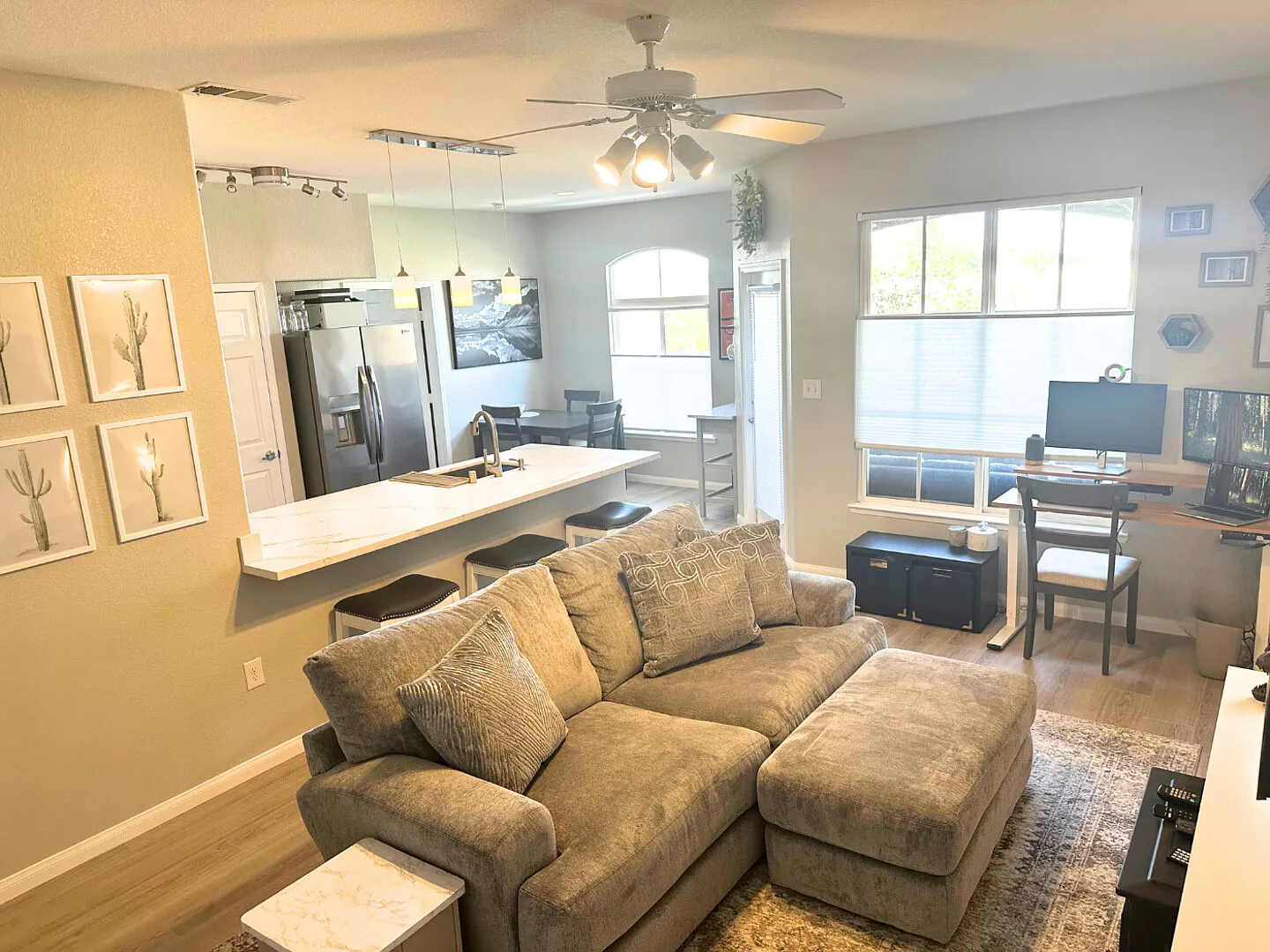 Welcoming 1BR Condo in Gated Community - Pool, Quiet, Move-In Ready — Photo 2