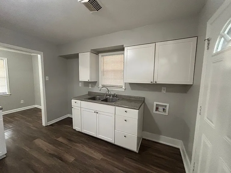 2370 Hillside Ave — Photo 13