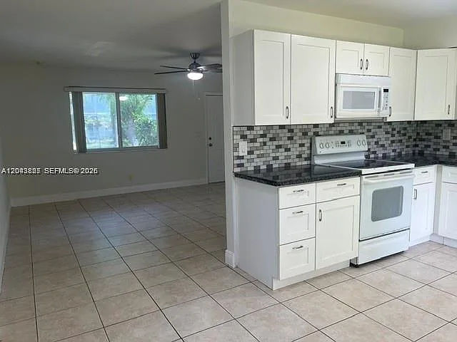 753 SW 3rd St — Photo 3
