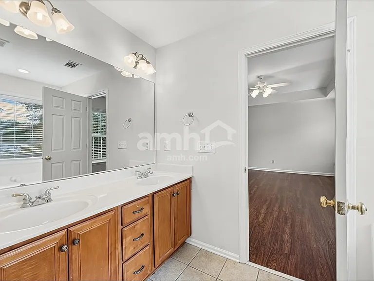 231 Mott Rd — Photo 15