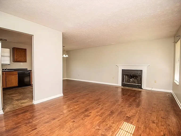 2909 Selma Ave — Photo 4