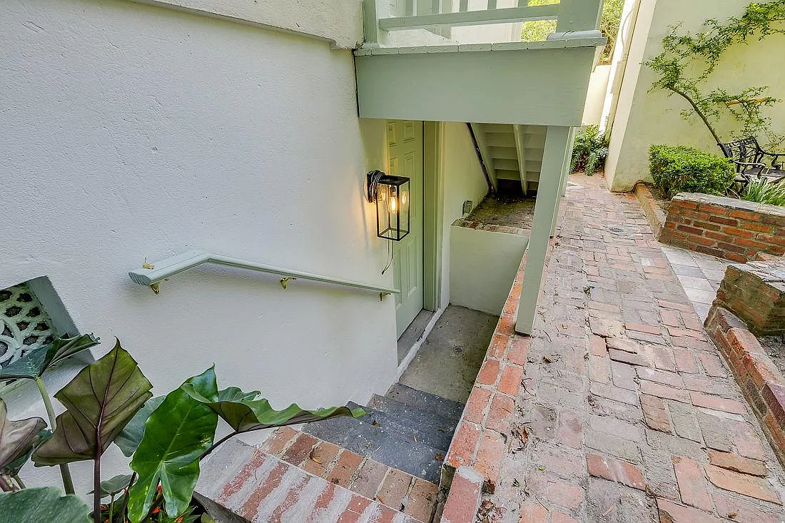 618 Tattnall St — Photo 4