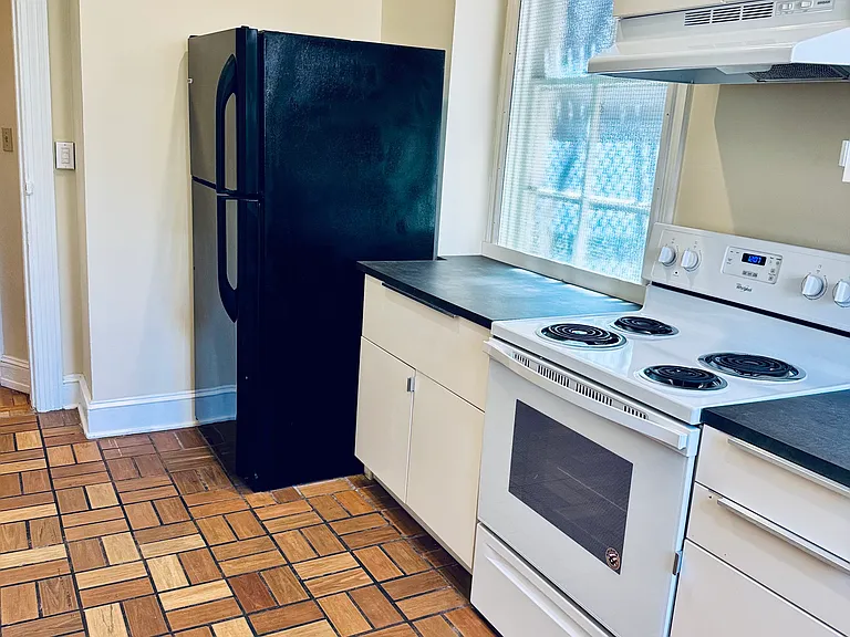2212 Maryland Ave #1 — Photo 10