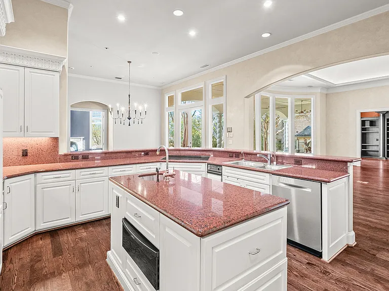 4624 Byron Cir — Photo 9
