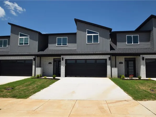 1860 Garnet Ave, Centerton, AR 72719