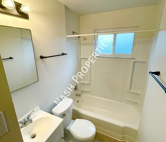 4334 McAdoo Ct #D — Photo 3