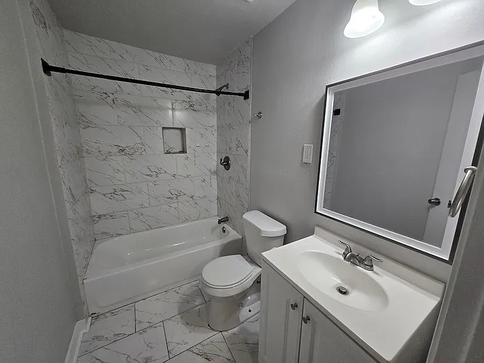 501A Parkdale St — Photo 3