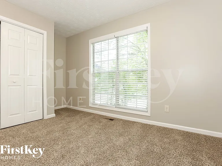 4808 Woodlands Pkwy — Photo 13