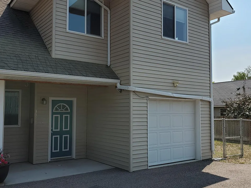 398 Solberg Dr #B