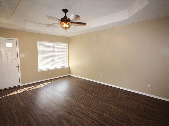 3rd image of 124 Black Forest Dr