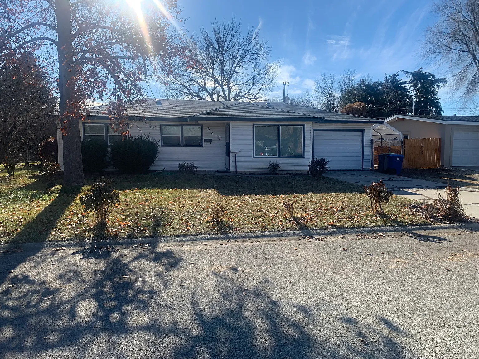 3 bed, 983 sqft, $1,800 — Photo 1
