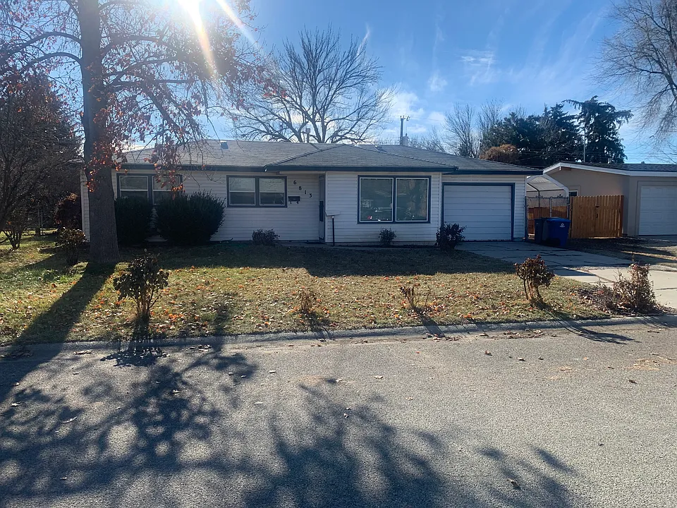 6813 W Folk Dr