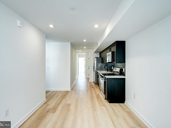 4th image of 2329 Ellsworth St #2